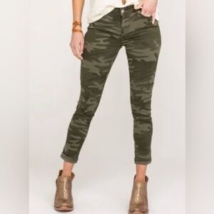 Size 32 Skinny Stretch Levi’s Camouflage Print Jeans